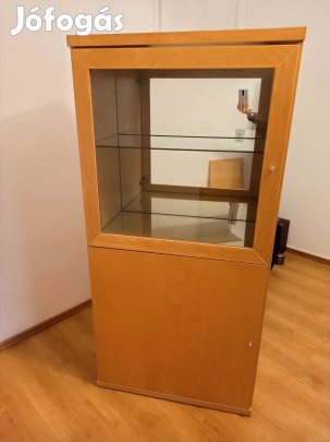 Üveges szekrény / vitrin - nyír furnér