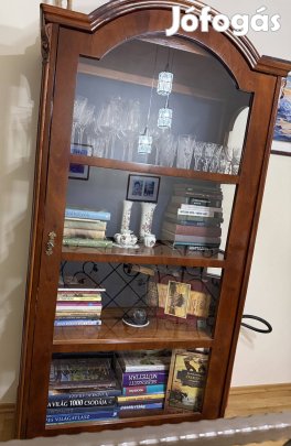 Üveges szekrény eladó