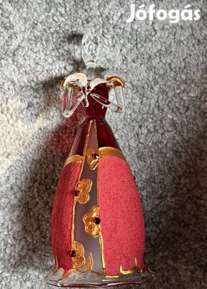 Üvegfigura hölgy virággal