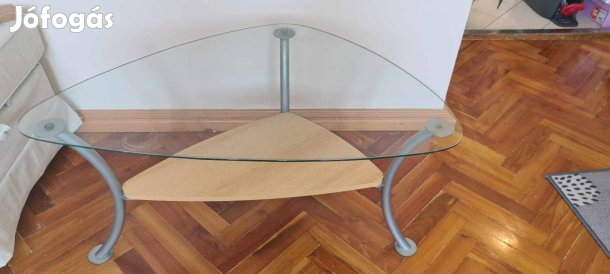 Üveglapos dohányzóasztal