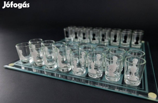 Üvegpohár sakkészlet