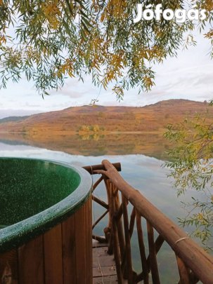 Üvegszálas dézsafürdő 4-6 személyes, külső kályhával, sóval