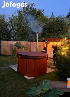 Üvegszálas dézsafürdő külső kályhával 4-6 személyes