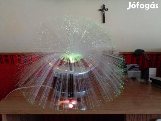 Üvegszálas színjátszós lámpa