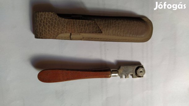 Üvegvágó bőrtokban