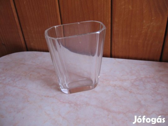 Üvegváza, trapéz alakú