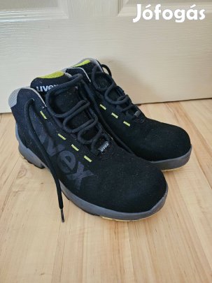 Uvex 43-as munkavédelmi bakancs