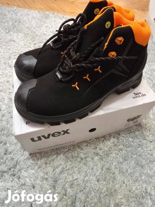 Uvex 45 munkavédelmi bakancs
