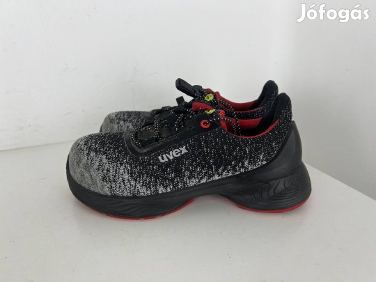 Uvex acelbetetes munkavédelmi cipő eur35 méret 
