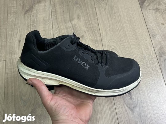 Uvex férfi munkavédelmi cipő eur40 