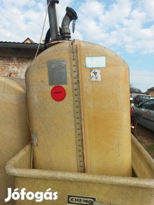 Üzemanyag tartály szivattyúval