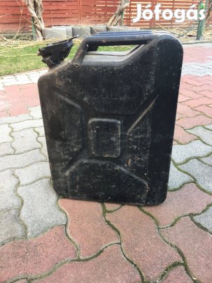 Üzemanyagkanna fémből 20 literes eladó
