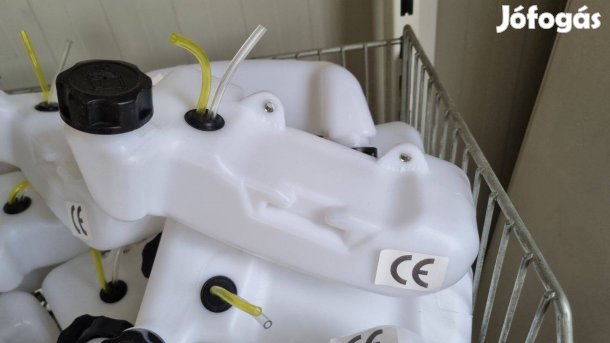 Üzemanyagtank, fűkasza benzintank benzincsővel, szűrővel tanksapkával