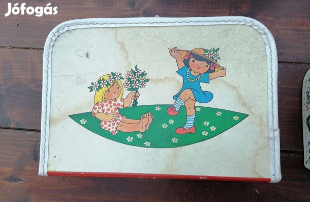 Uzsonnás táska bőrönd retro kislány