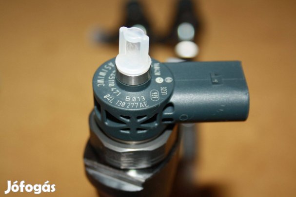 VAG 2.0 TDI Bosch gyári,új porlasztó 04L130277AE 0445110471