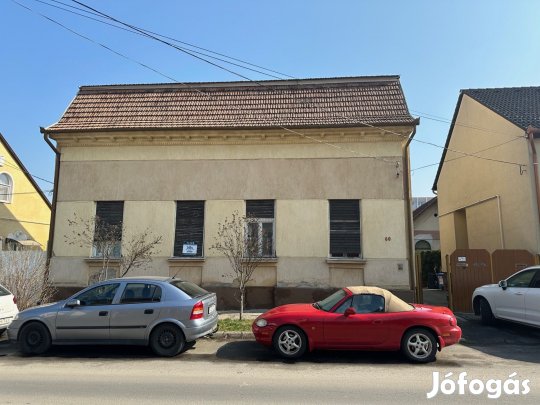 VÁLLALKOZÁSRA ALKALMAS KÓRHÁZ MELLETTI 4 SZOBÁS CSALÁDI HÁZ