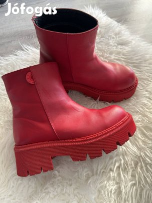 VDR márkájú bőr csizmák eladók