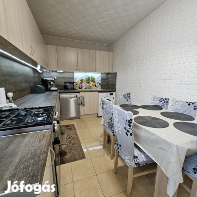 VIDÉKI NYUGALOM, NAGY TELEK, FELÚJÍTOTT OTTHON  KUNPESZÉREN!