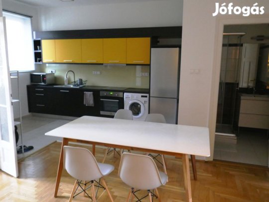 VIII. Kerület, Bródy Sándor utca, 101 m2-es, társasházi lakás