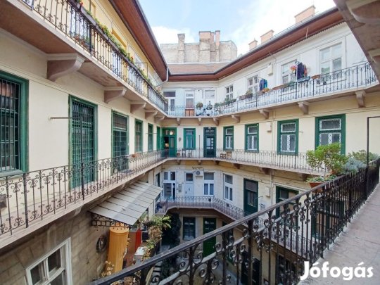 VIII. Kerület, M4 közeli, Népszínház utca, 123 m2-es, társasházi lakás