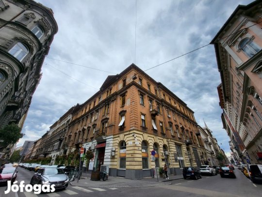 VII. Kerület, Belső-Erzsébetváros, 75 m2-es, társasházi lakás