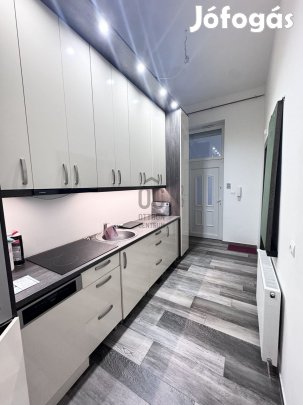 VII. kerületi eladó tégla társasházi lakás