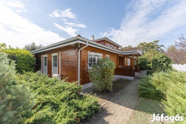 VÍZKÖZELI MINŐSÍTETT SZÁLLÁSHELY SIÓFOK-SÓSTÓN