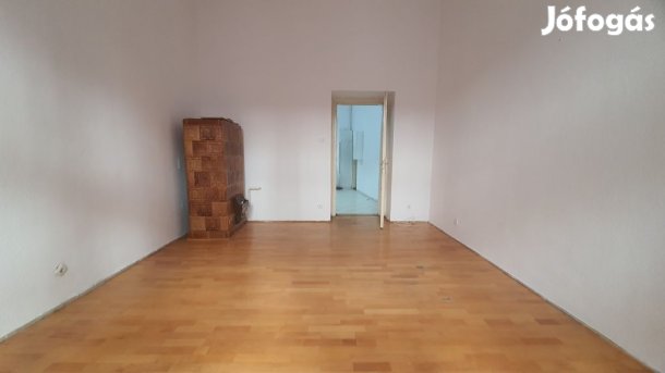 VI. Kerület, ANDRÁSSY ÚT mellett, 71 m2-es, társasházi lakás, 2 szobás