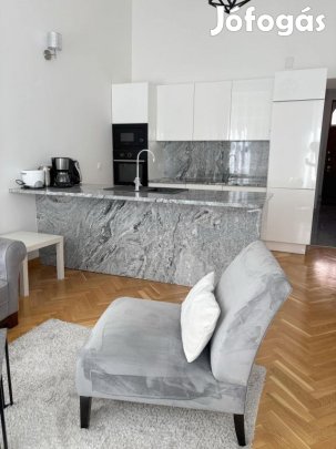 VI. Kerület, Csengery utca, 71 m2-es, társasházi lakás, 3 szobás