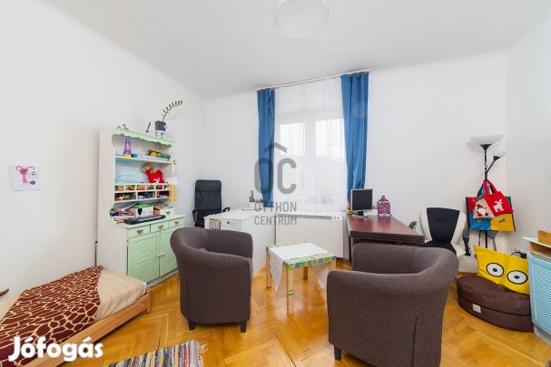 VI. kerületi eladó tégla társasházi lakás