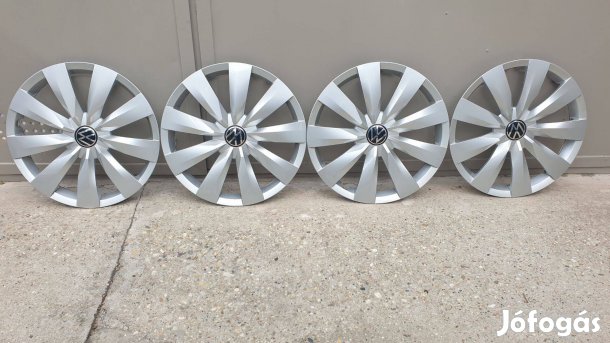 VW 16" acélfelni dísztárcsával