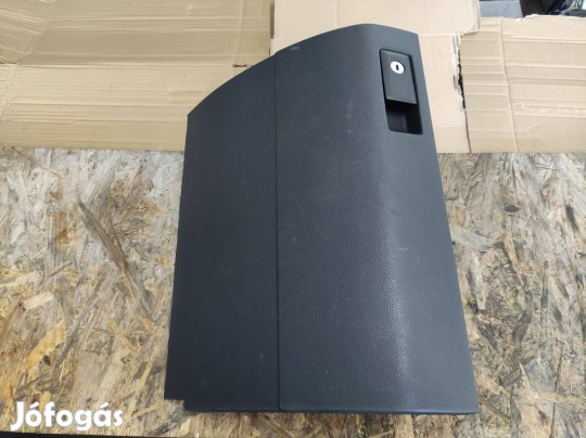 VW Caddy IV kesztyűtartó ajtó