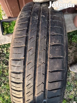 VW Golf 4 lemezfelni gumiabronccsal