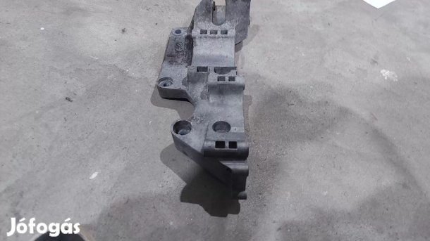VW Sharan Seat Alhambra Ford Galaxy 00 1.9 Generátor tartó konzol 8206