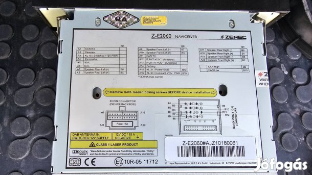 VW T5 Fejegység és Navi eladó