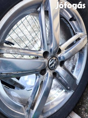 VW Touareg 20" gyári alufelni+Hankook 275/60 négyévszakos gumi