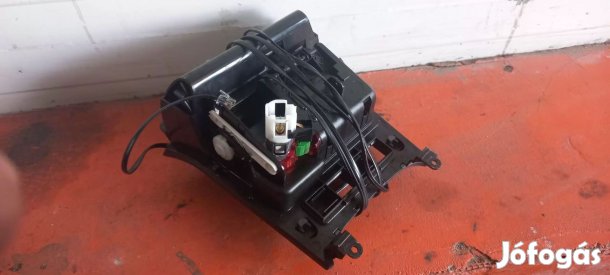 VW Volkswagen Golf 5 03- Hamutartó hamutál hamutálca 2584