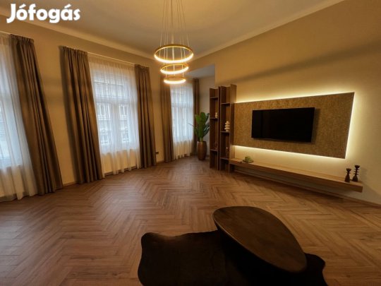 V. Kerület, Báthory utca, 88 m2-es, társasházi lakás, 3 szobás