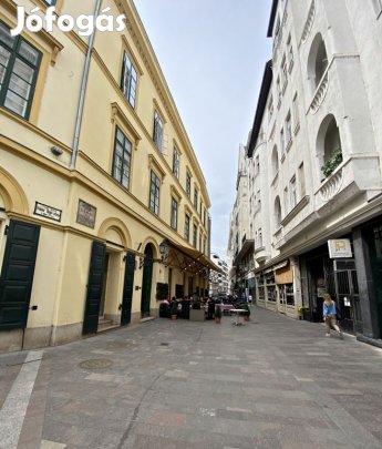 V. Kerület, Fehérhajó utca, 94 m2-es, társasházi lakás, 3 szobás