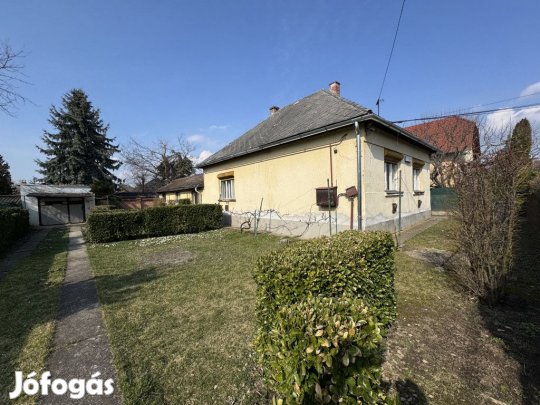 Vác, Ág utca, 68 m2-es, családi ház, 3 szobás, felújítandó állapotú