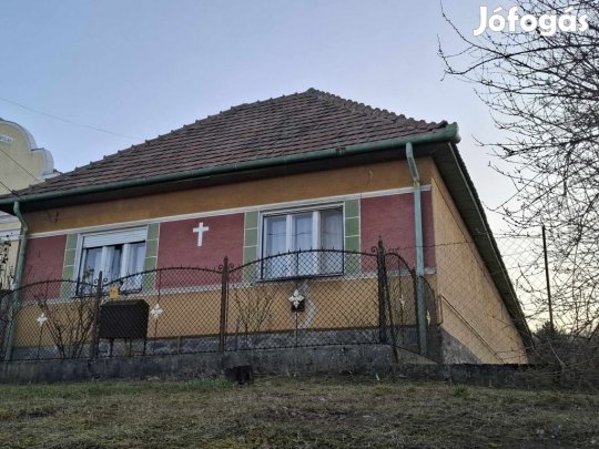 Vácegresi eladó 127 nm-es ház