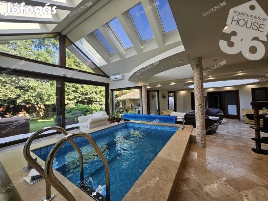 Vacsiközben luxus családi ház dupla telken eladó!