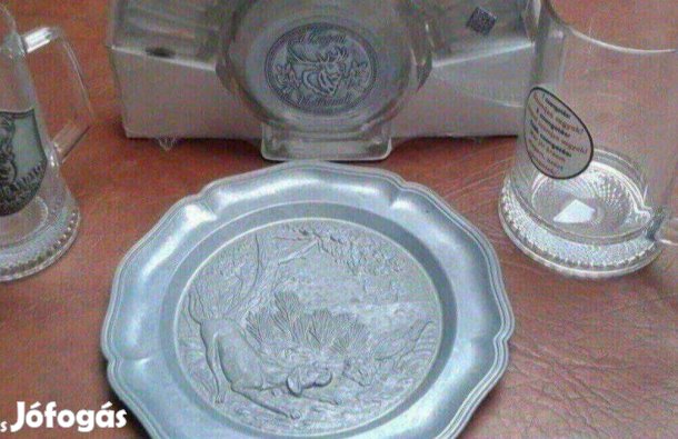 Vadász sörös korsó kulacs tányér Új