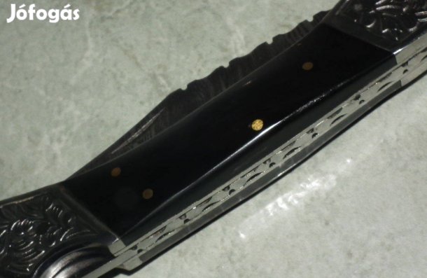 Vadász stílusú damaszk acél bicska zsebkés