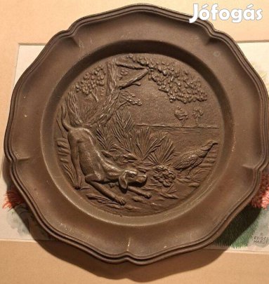 Vadászjelenetes fém öntvény falitál