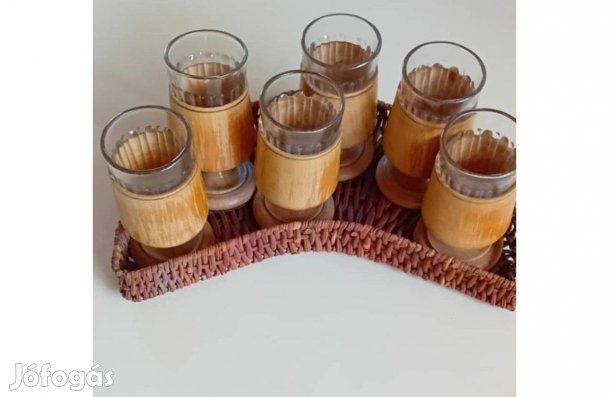 Vadászoknak üveg pálinkás pohár szett fa tartóban