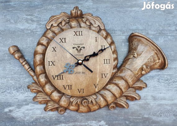 Vadászóra vadászkürt faragott óra faóra falióra vadászkürtóra agyaralá