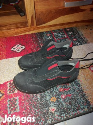 Vadi új munkavédelmi cipő,43-as
