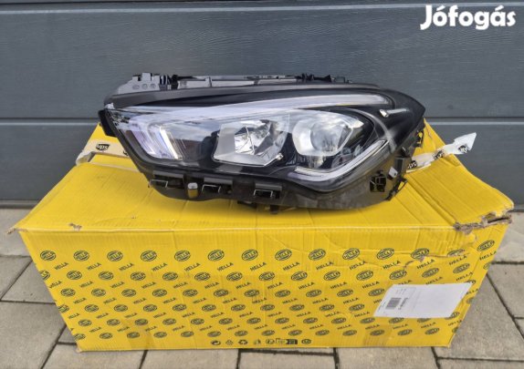 Vadonat Új CLA w118 val első LED fényszóró!