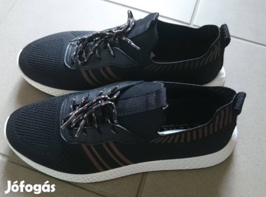 Vadonat új fekete 42 - es férfi cipő Venice